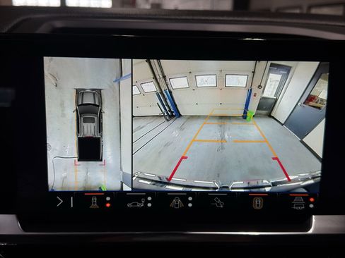 Used 2024 GMC Sierra 1500 Elevation w/ Elevation Premium Package image 32