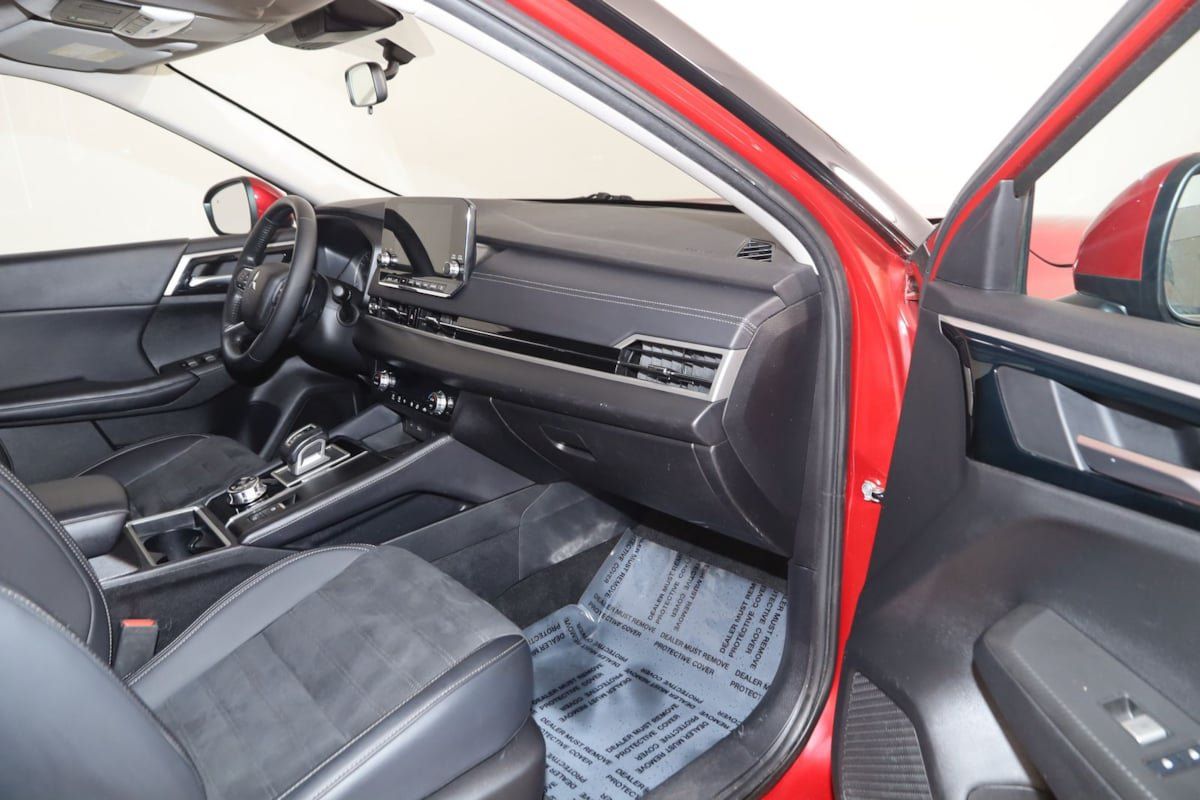 Used 2024 Mitsubishi Outlander Ralliart AWD/4WD image 41