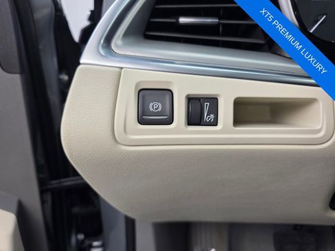 Used 2023 Cadillac XT5 Premium Luxury FWD image 25