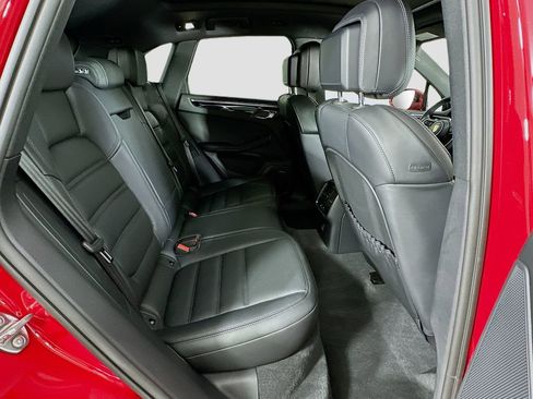 Certified 2025 Porsche Macan image 29