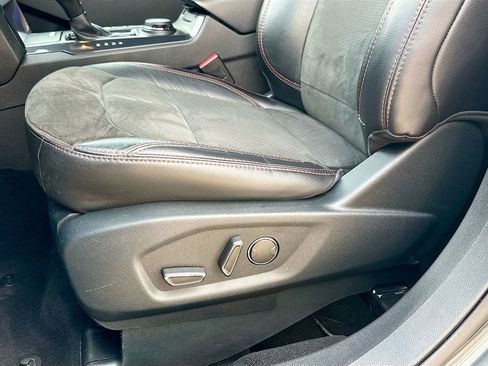 Used 2018 Ford Explorer XLT w/ Equipment Group 202A AWD/4WD image 19