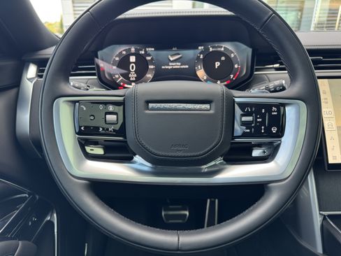 Certified 2025 Land Rover Range Rover Long Wheelbase SE AWD/4WD image 15