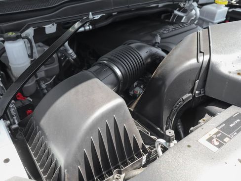 Used 2024 RAM 2500 Tradesman w/ Chrome Appearance Group RWD image 13
