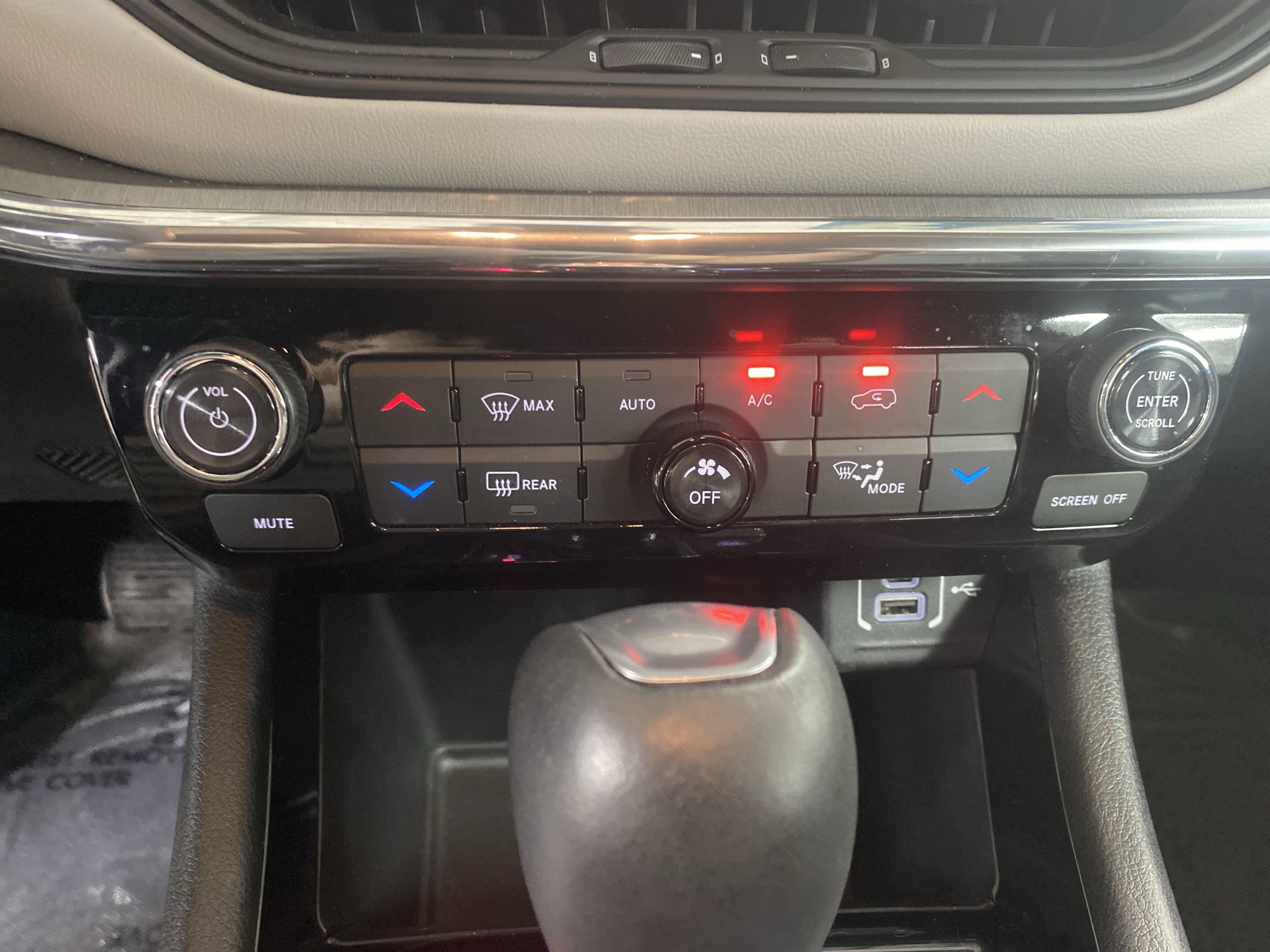 Used 2024 Jeep Compass Limited AWD/4WD image 22