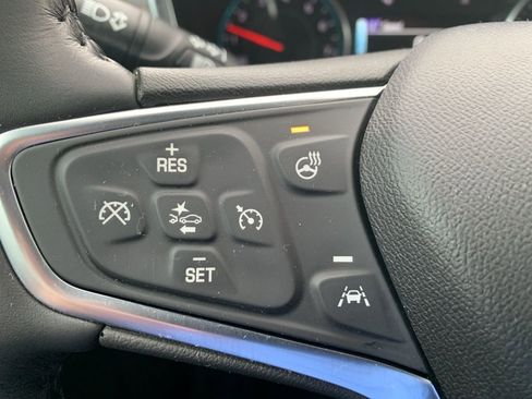 Used 2018 Chevrolet Equinox Premier image 11