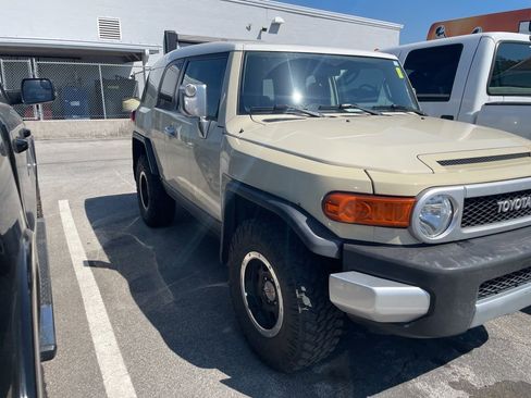 Used 2008 Toyota FJ Cruiser 4WD image 2