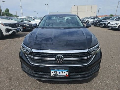 Used 2023 Volkswagen Jetta SE w/ Panoramic Sunroof Package FWD image 13