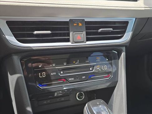New 2026 Volkswagen Taos SE FWD image 17