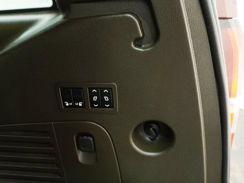 Used 2017 Chevrolet Tahoe Premier AWD/4WD image 7
