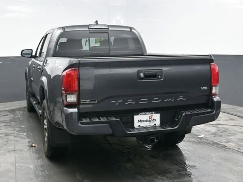 Used 2019 Toyota Tacoma TRD Sport image 5
