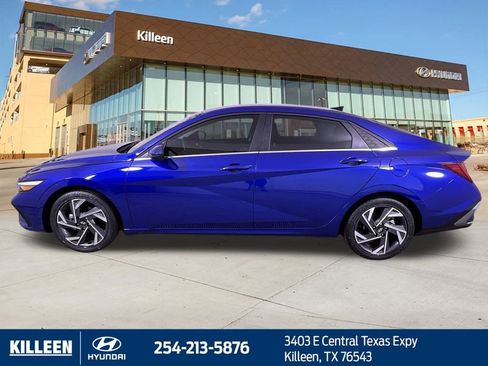 Used 2025 Hyundai Elantra SEL image 5