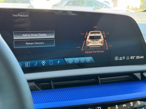 New 2025 Cadillac Optiq Sport 1 w/ LPO, ONYX Package image 29