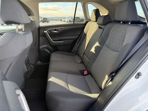 Used 2021 Toyota RAV4 XLE image 10