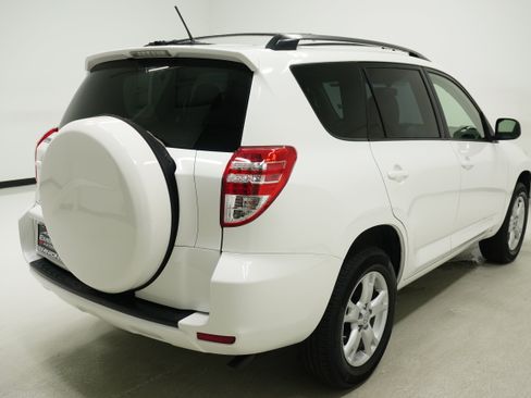 Used 2012 Toyota RAV4 FWD w/ Upgrade Value Pkg image 4