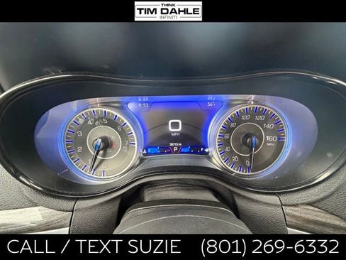 Used 2022 Chrysler 300 Touring L AWD/4WD image 3