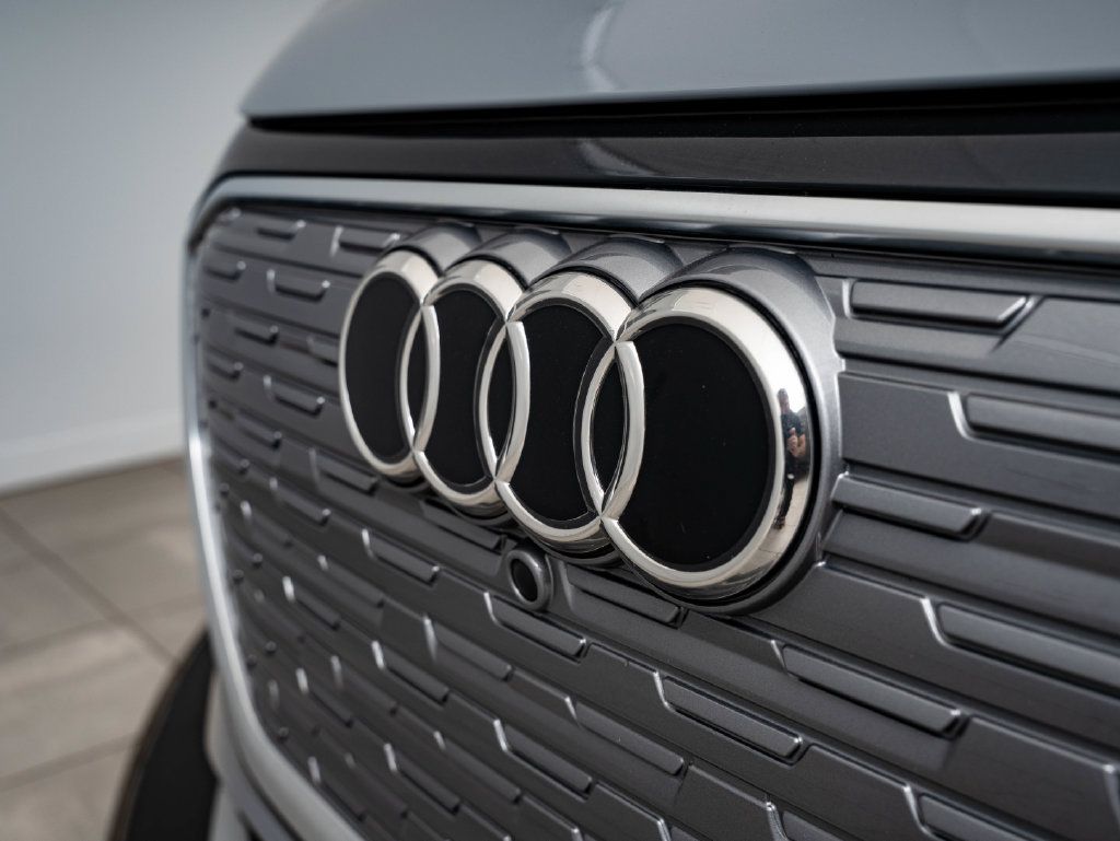 Used 2023 Audi Q4 e-tron Premium Plus w/ Premium Plus RWD image 3