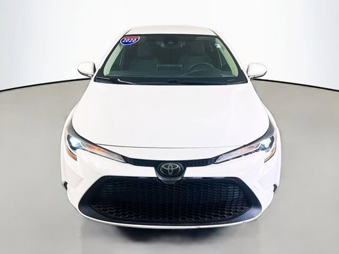 Used 2020 Toyota Corolla LE FWD image 3