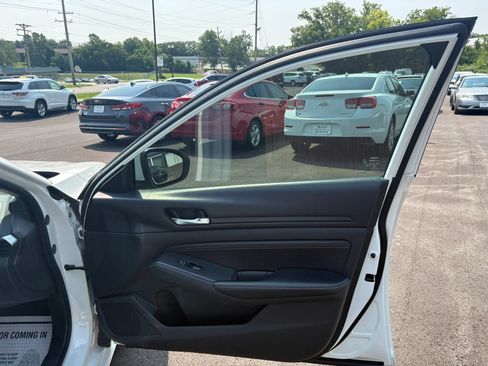 Used 2020 Nissan Altima 2.5 S FWD image 32