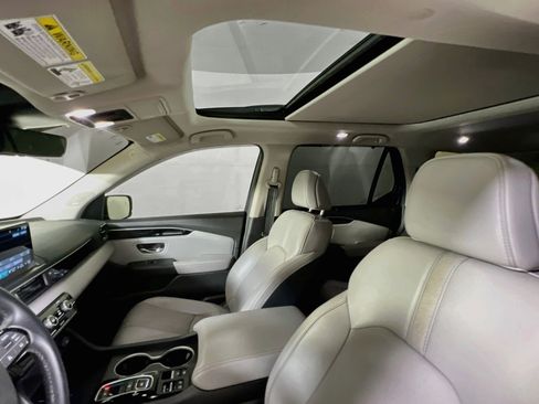 Used 2025 Honda Pilot Touring image 21