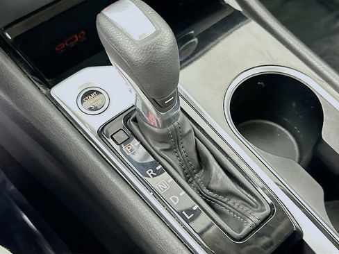 Used 2024 Nissan Altima 2.5 SV image 32