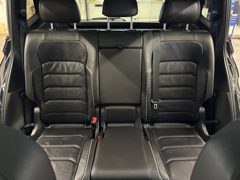 Used 2020 Volkswagen Tiguan SEL Premium R-Line AWD/4WD image 29