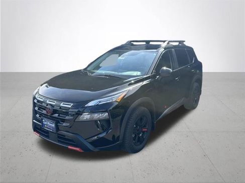 Certified 2025 Nissan Rogue SV AWD/4WD image 2