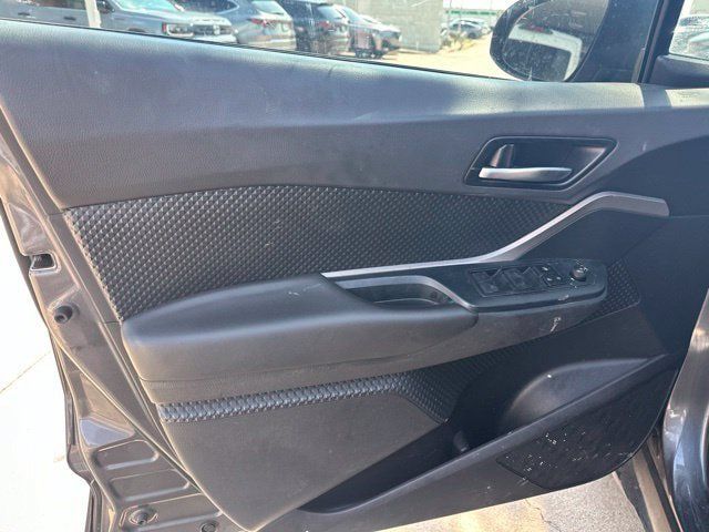 Used 2020 Toyota C-HR LE FWD image 7