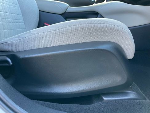 Certified 2025 Honda HR-V LX image 29