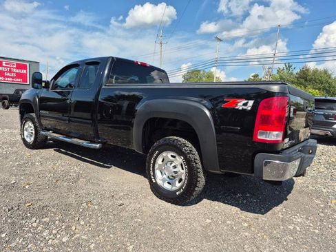 Used 2008 GMC Sierra 2500 SLT w/ Z71 Off-Road Package AWD/4WD image 3