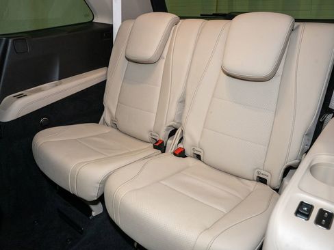 Used 2025 Mercedes-Benz GLS 450 GLS 450 image 11