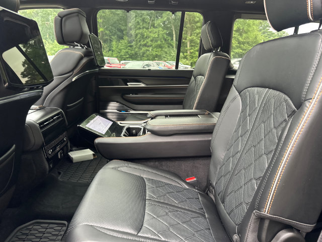 Used 2025 Jeep Grand Wagoneer Series III w/ Rear Seat Video Group 1 AWD/4WD image 20
