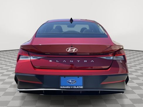 Used 2024 Hyundai Elantra SEL w/ Convenience Package FWD image 12