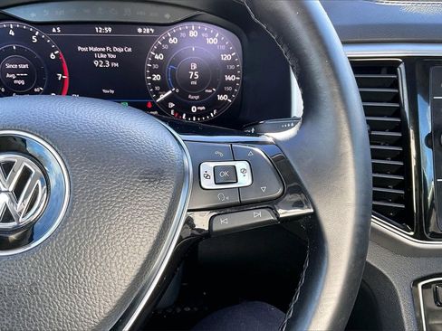 Used 2018 Volkswagen Atlas SEL Premium image 11