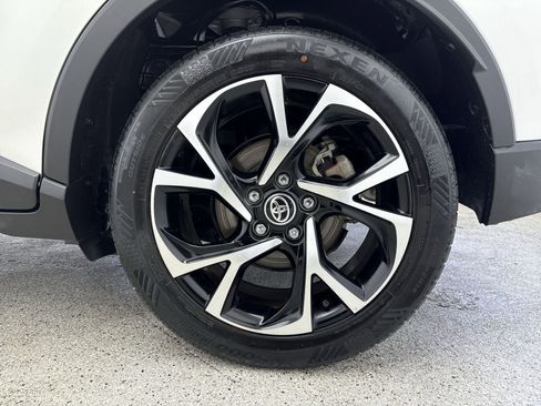 Used 2021 Toyota C-HR XLE image 42