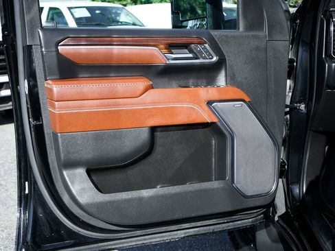 Used 2024 GMC Sierra 3500 Denali Ultimate image 16