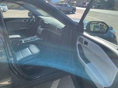 Certified 2022 Ford Explorer XLT w/ Equipment Group 202A AWD/4WD image 25