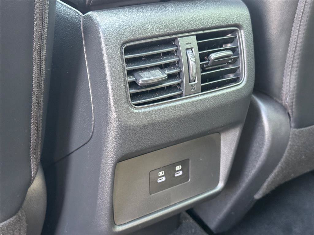 Used 2024 Nissan Rogue SV w/ SV Premium Package FWD image 13
