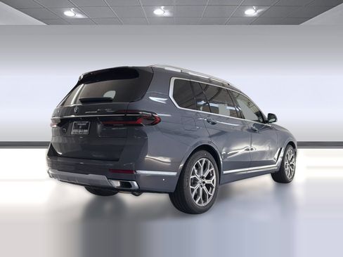 Used 2026 BMW X7 xDrive40i w/ Premium Package AWD/4WD image 9