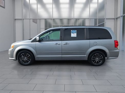 Used 2017 Dodge Grand Caravan GT FWD image 6