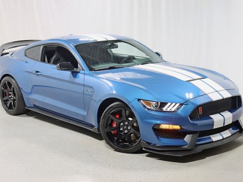 Used 2019 Ford Mustang Shelby GT350R w/ GT350R Equipment Group 920A RWD image 8