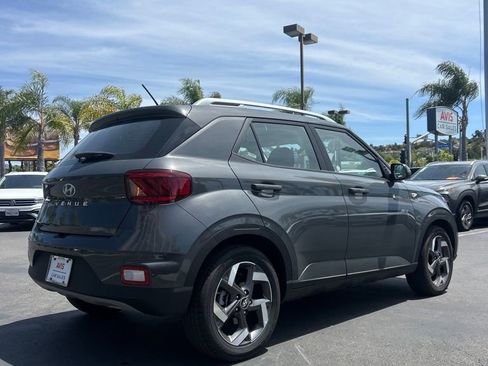 Used 2025 Hyundai Venue SEL FWD image 6