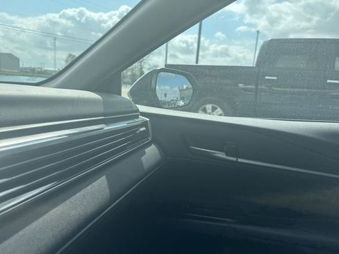 Used 2025 Toyota Camry LE image 15