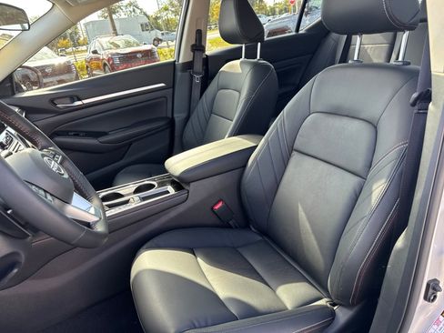 New 2025 Nissan Altima 2.5 SR w/ SR Premium Package image 25