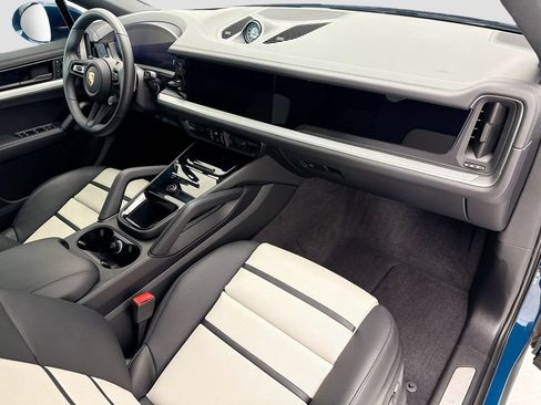 Certified 2026 Porsche Cayenne Coupe AWD/4WD image 19