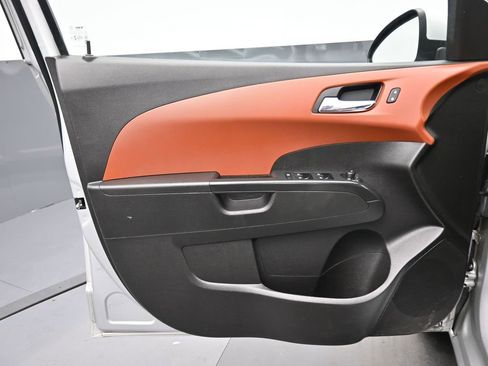 Used 2015 Chevrolet Sonic LTZ image 9