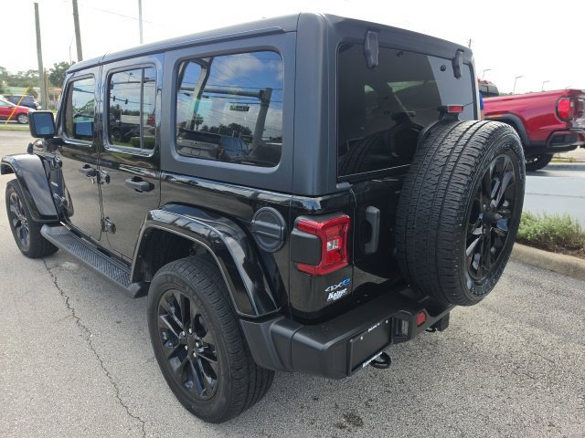Used 2021 Jeep Wrangler Unlimited Sahara AWD/4WD image 3