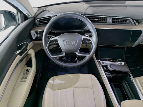 Certified 2024 Audi Q8 e-tron Premium Plus w/ Premium Plus Package AWD/4WD image 24