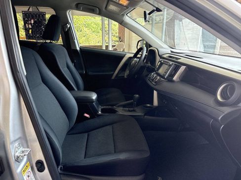 Used 2015 Toyota RAV4 LE AWD/4WD image 11