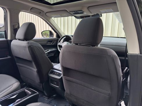 Used 2024 Nissan Pathfinder SV w/ SV Premium Package FWD image 33