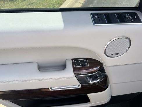 Used 2016 Land Rover Range Rover HSE image 24